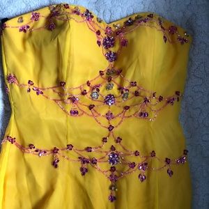 Size 10 light weight flowy formal dress